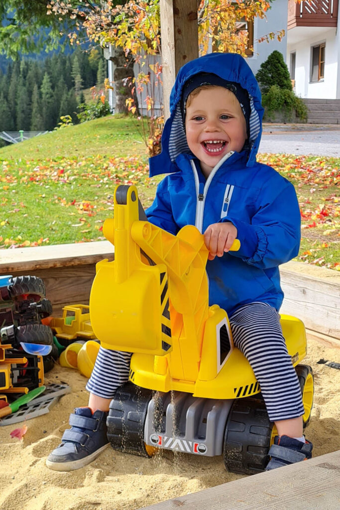 Kinderspielplatz am Bauernhofurlaub Mittersteghof Filzmoos, Salzburger Land