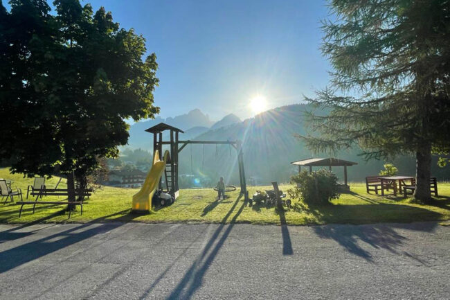 Kinderspielplatz am Bauernhofurlaub Mittersteghof in Filzmoos, Salzburger Land